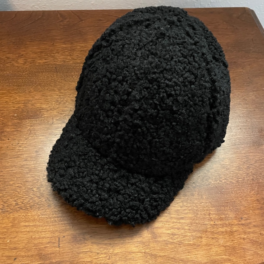 H&M Black Textured Hat
